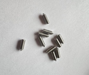 Wkręt dociskowy M4x10 