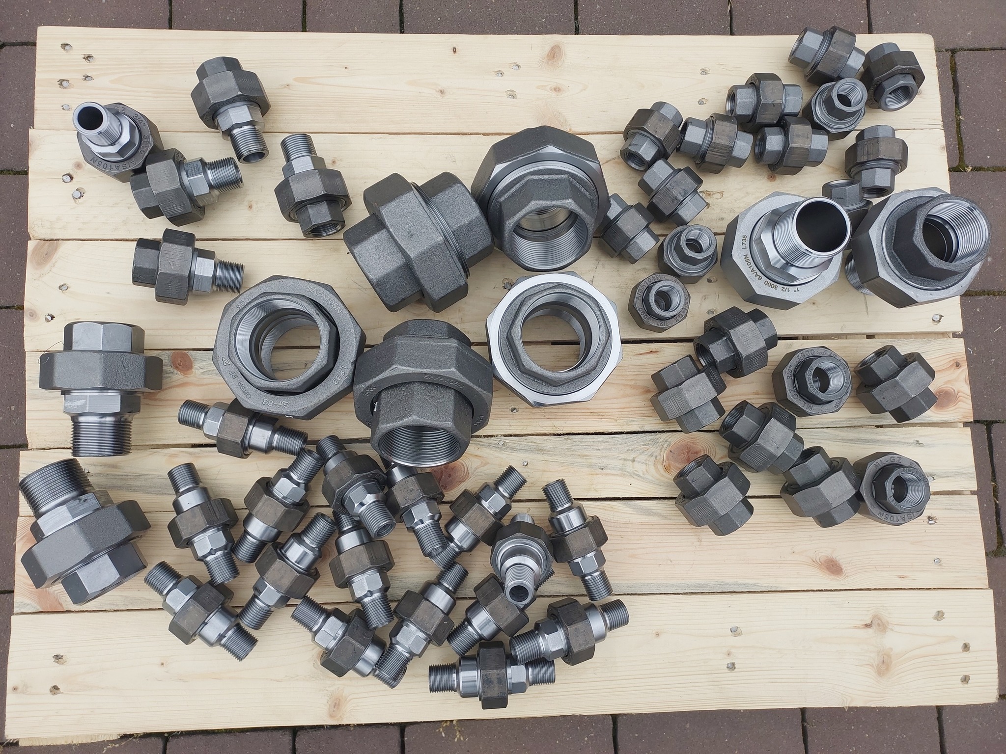 Śrubunki do spawania A105 